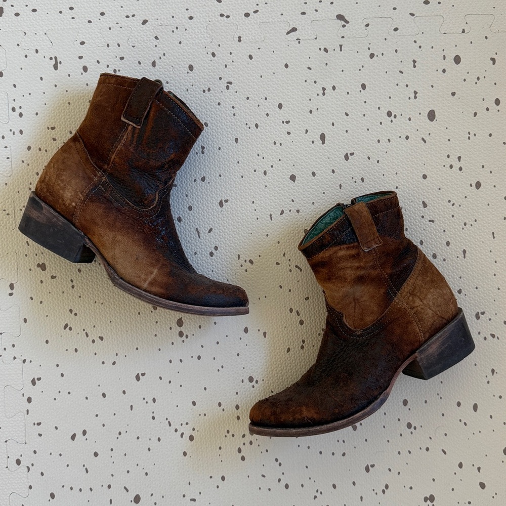 💘 CORRAL - HANDCRAFTED COWGIRL BOOTS